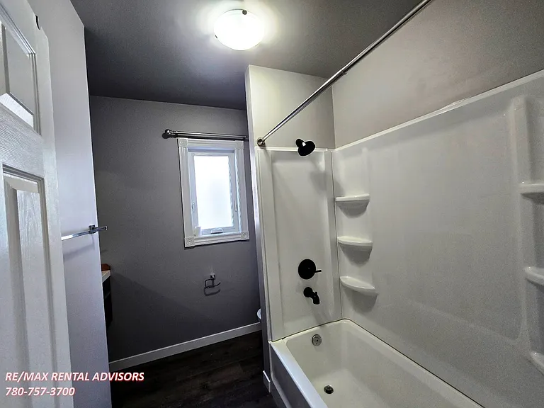 10915 96th St NW #UPPER — Photo 10
