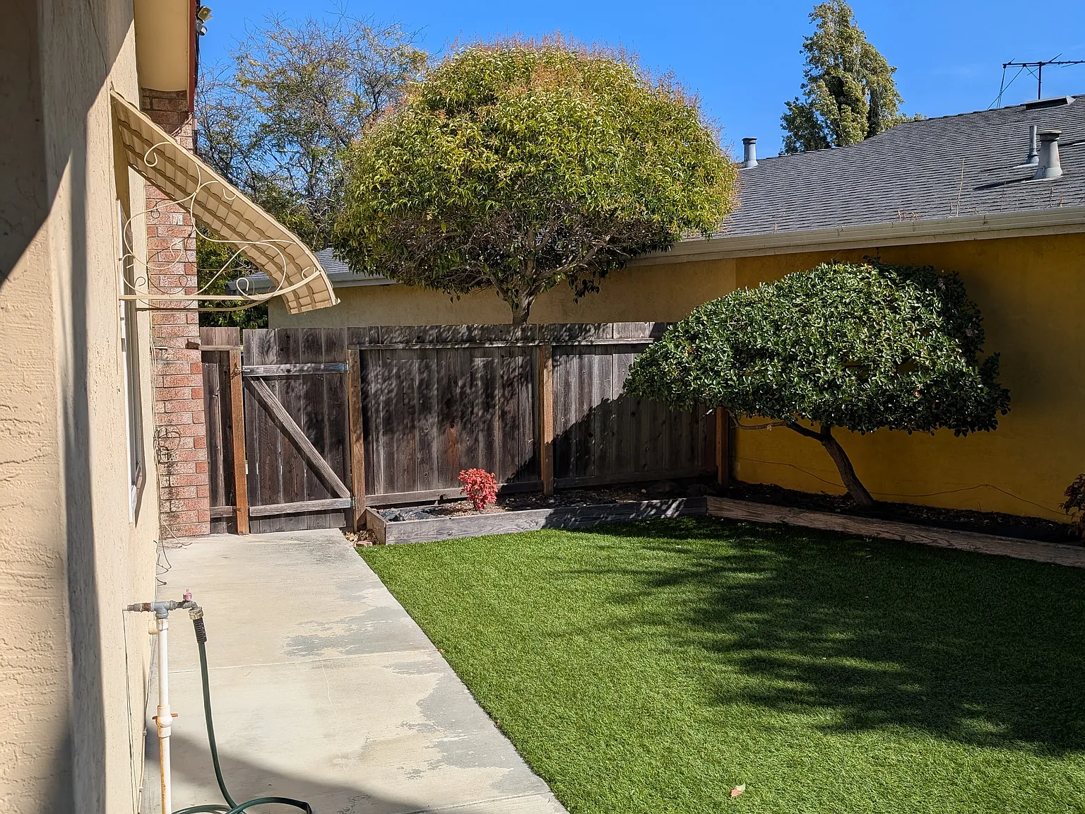 3 bed, 1071 sqft, $3,950 — Photo 4