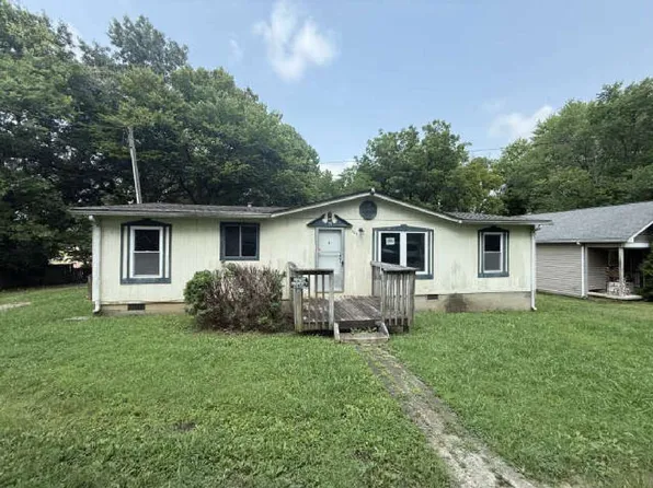 705 Smith St, Springfield, TN 37172