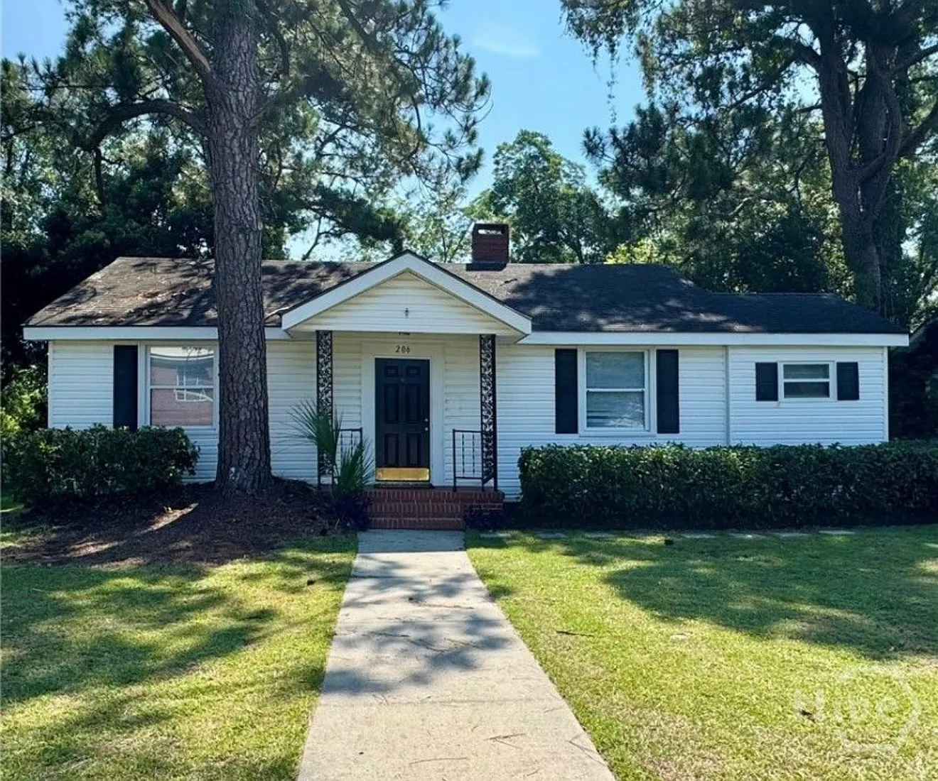 4 bed, 1400 sqft, $2,000 — Photo 1