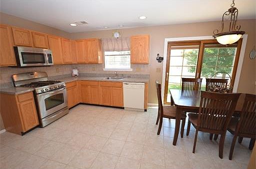 3rd image of 5 Dogwood Ct