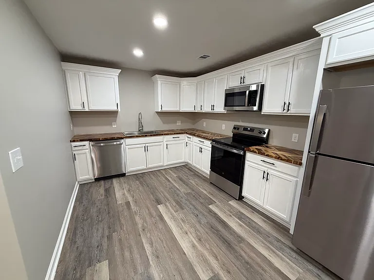 1152 Aldrich St NE — Photo 3