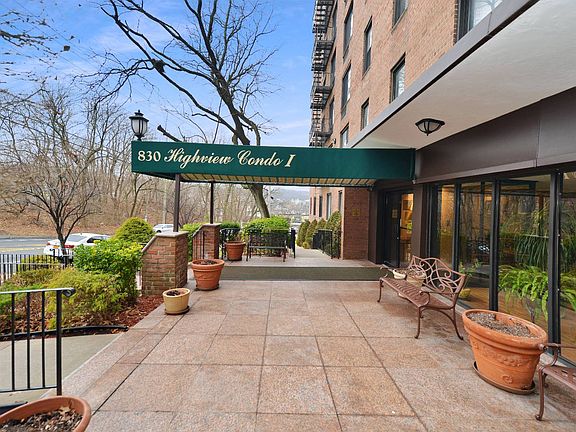2nd image of 830 Howard Ave #4A-4