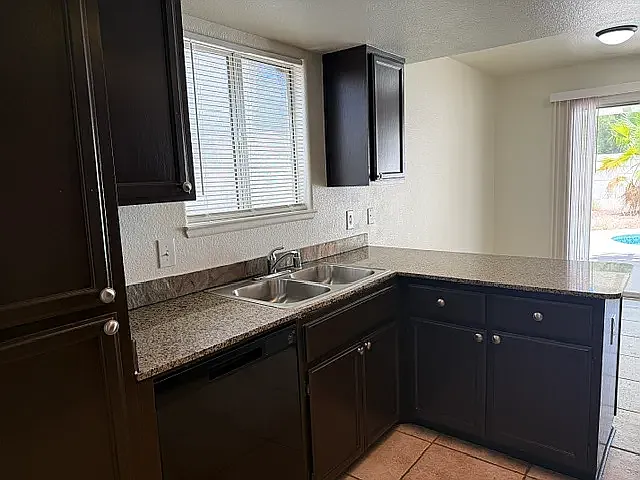 6109 Crockery St — Photo 11