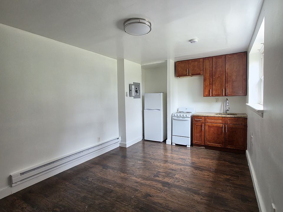 1st image of 394 Danforth Ave #C6