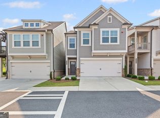 323 Hayden Cir, Woodstock, GA