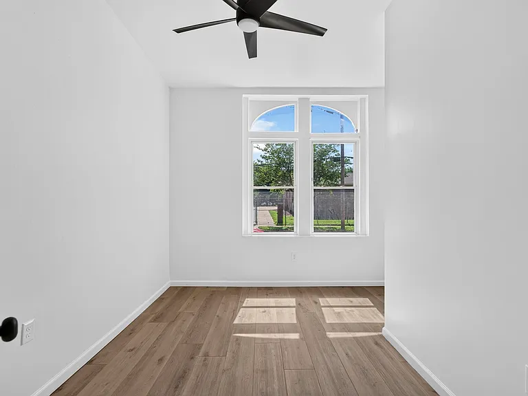 3647 Wisconsin Ave — Photo 18