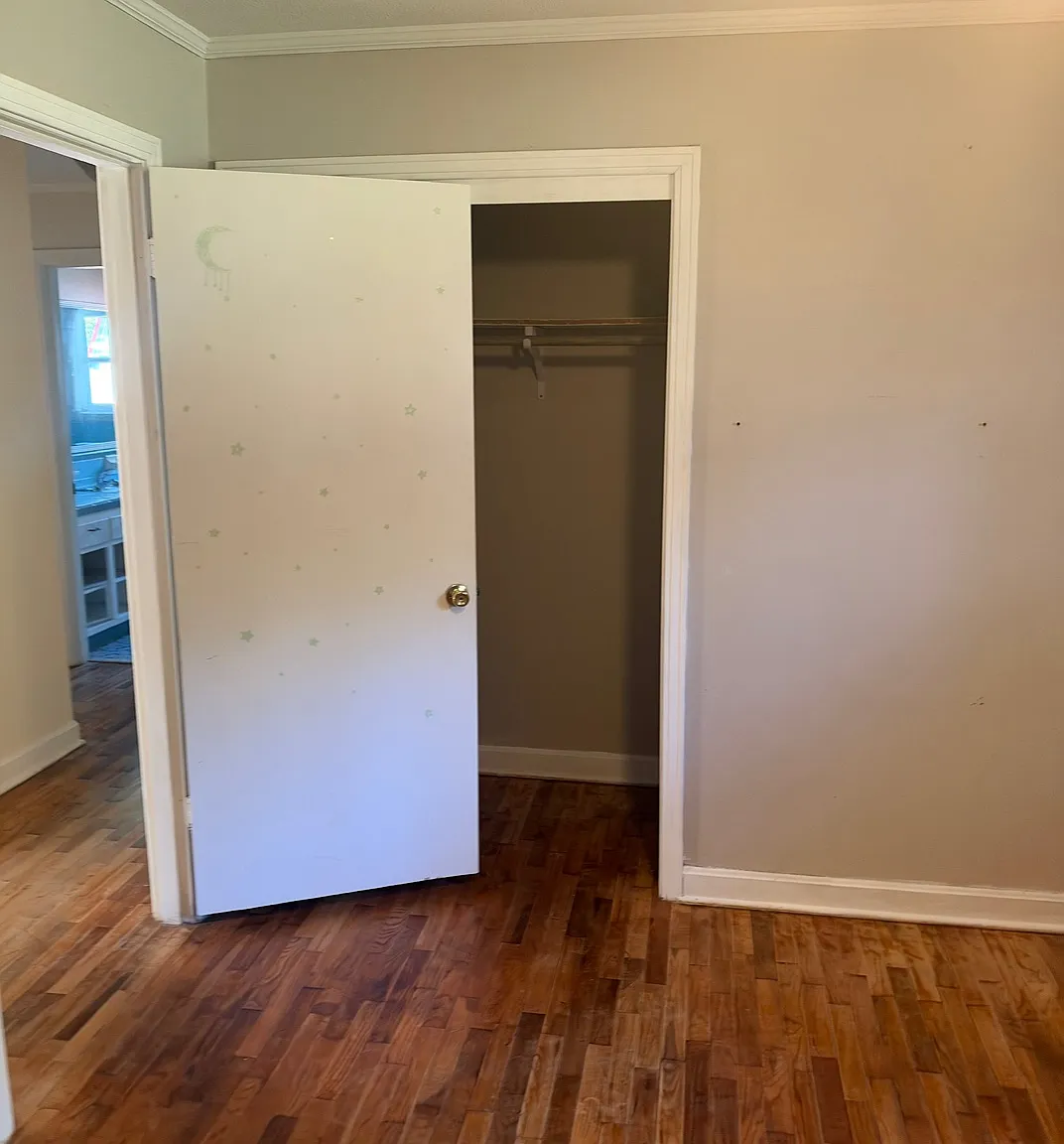4 bed, 2.5 bath, 2412 sqft, $2,250 — Photo 4