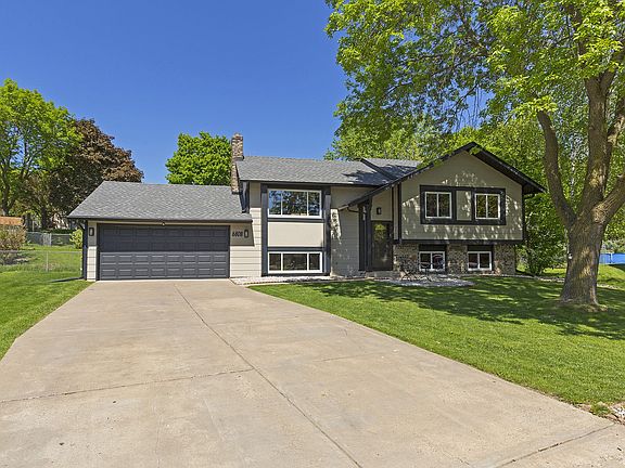 3rd image of 6808 Stratford Ct
