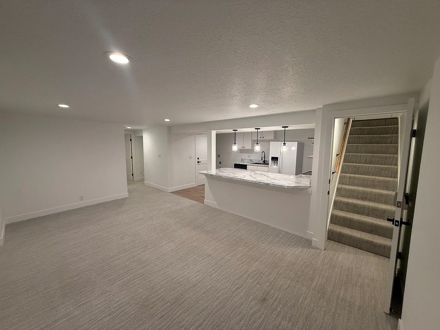 2 bed, 966 sqft, $1,600 — Photo 2