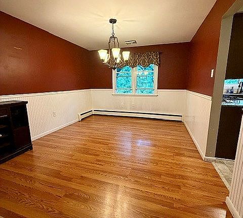 4th image of 4711 Broadway St