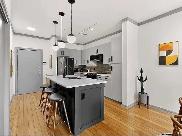 4111 Gilbert Ave #101 — Photo 12