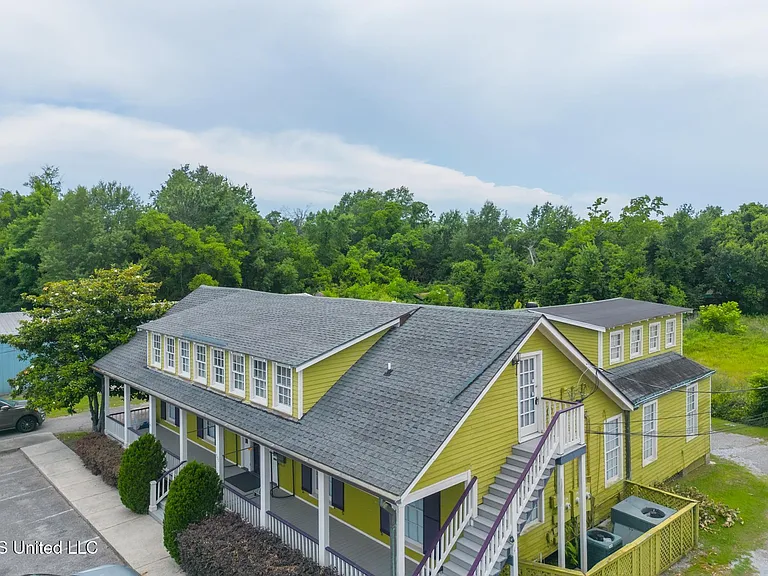 777 Watkins Ave — Photo 19