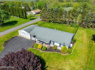 18 Breeze Knolls Dr, Catawissa, PA 17820