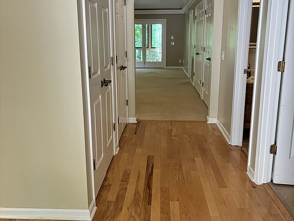 3rd image of 304 Live Oak Ln