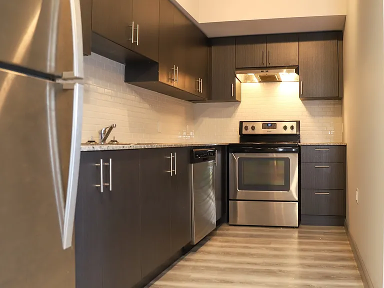 275 Larch St — Photo 3