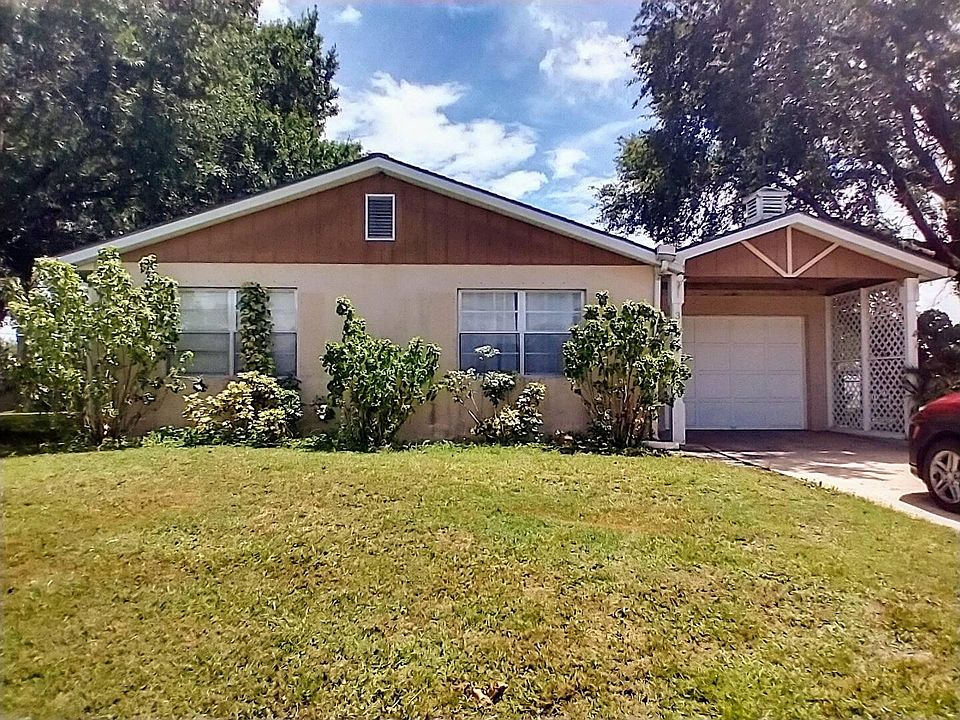 1st image of 370 NW Concord Dr
