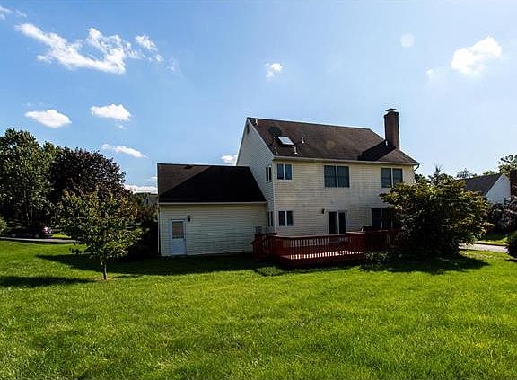 5th image of 2275 Barry Ct