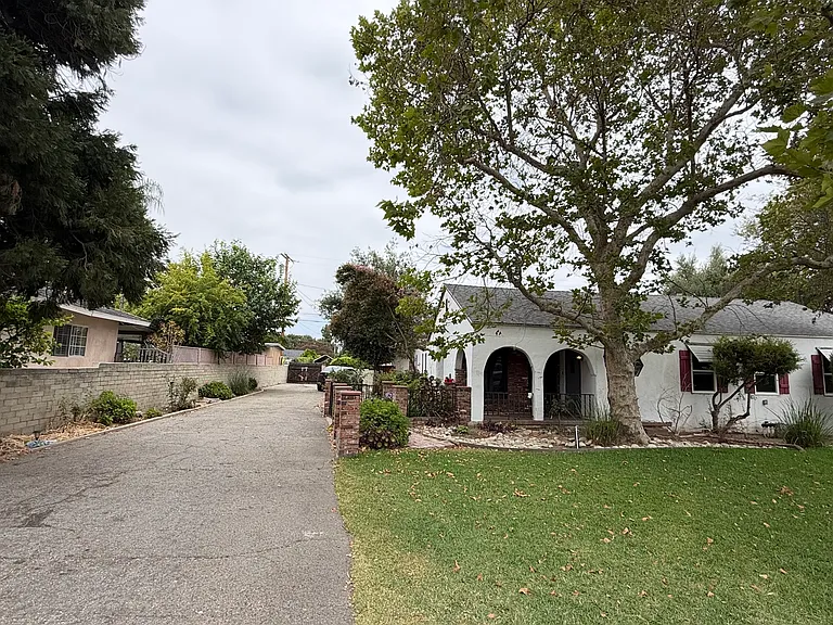 5556 El Monte Ave — Photo 16
