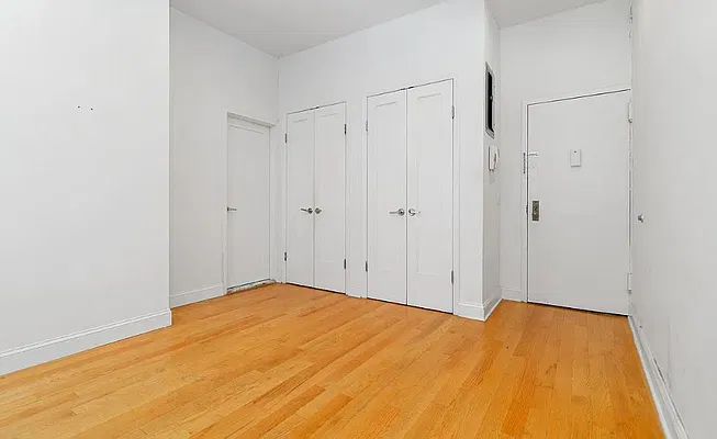 Rented by Mossanen Group | media 12