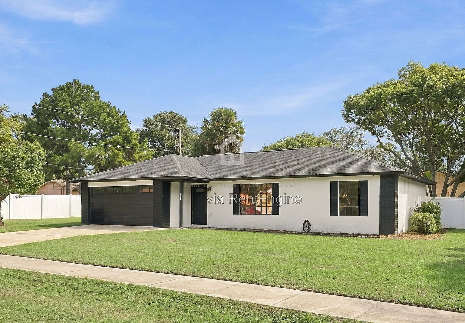 3 bed, 2.0 bath, 1171 sqft, $2,100 — Photo 2