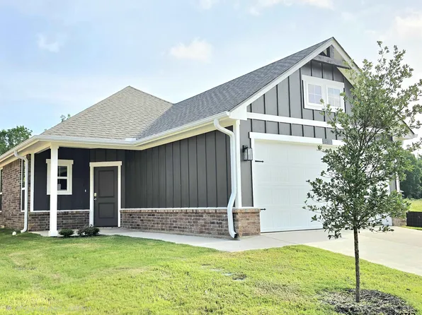 611 Park Central, Chandler, TX 75758