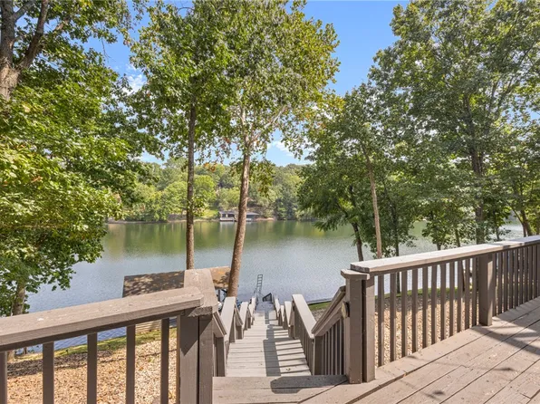 4 Frensham Ln, Bella Vista, AR 72715