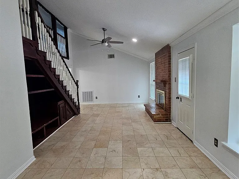 2715 Ashington Dr — Photo 12