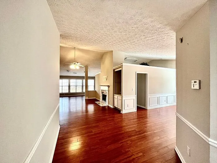 1410 Highland Farm Dr — Photo 3