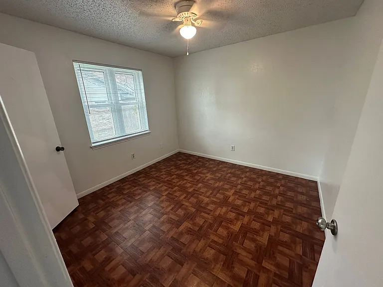 2504 Lake Rd — Photo 11