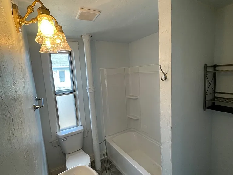 2037 Wiemann Ave — Photo 11