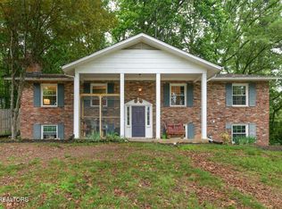 113 Netherlands Rd, Oak Ridge, TN 37830