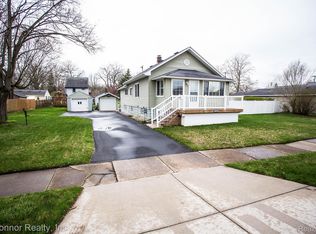 1618 New Hampshire Ave, Marysville, MI