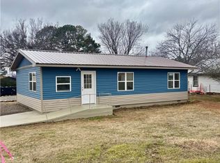 401 McPherson Ave, Wister, OK 74966
