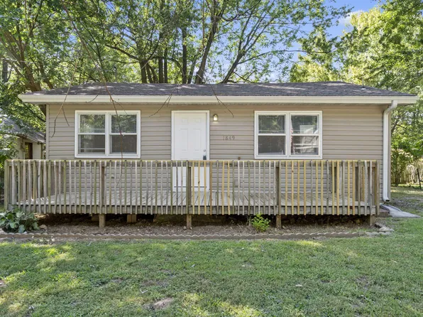 1849 N Tyler Avenue, Springfield, MO 65802