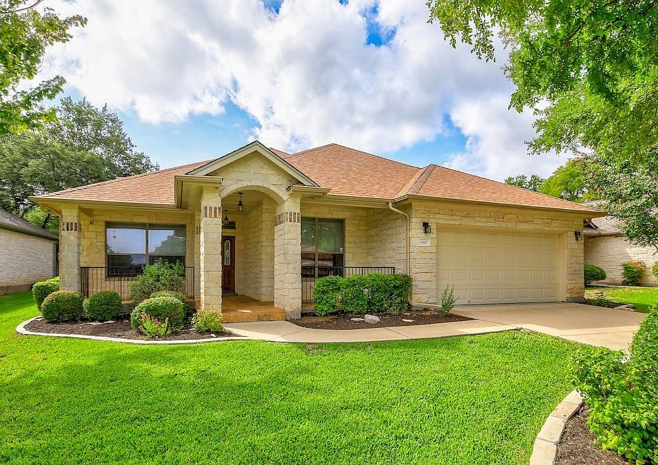 1st image of 810 Heritage Oaks Bnd