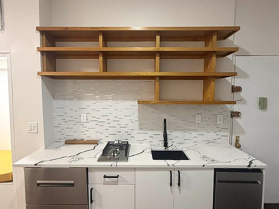 5th image of 527 E 12th St APT A8
