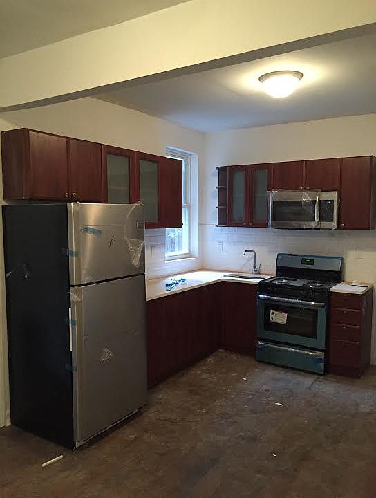 2nd image of 544 Linwood St APT 1