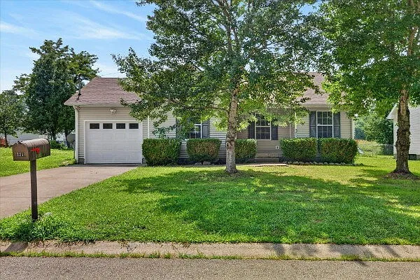 3 bed, 2.0 bath, 1200 sqft, $1,450 — Photo 2