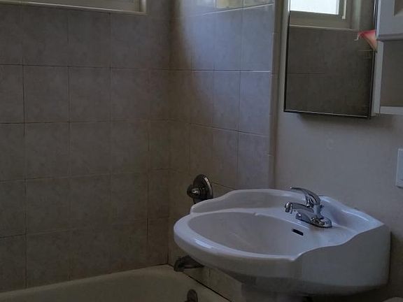 3rd image of 728 Channing Ave