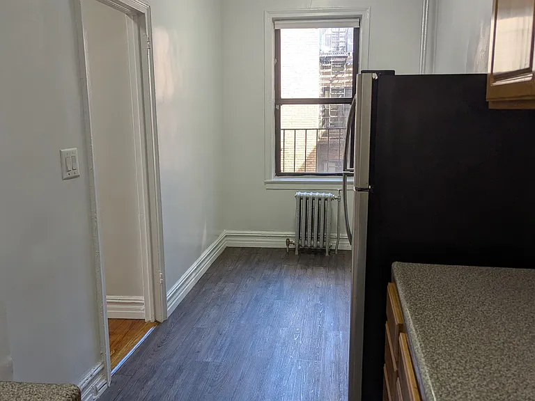 80-15 Grenfell St #E24 — Photo 6