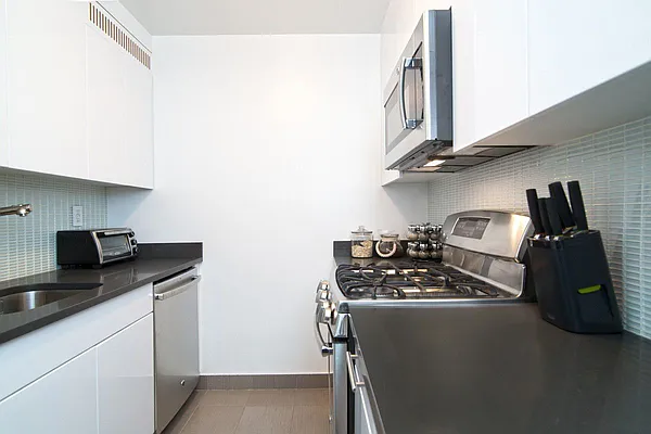 Rented by Compass | media 3