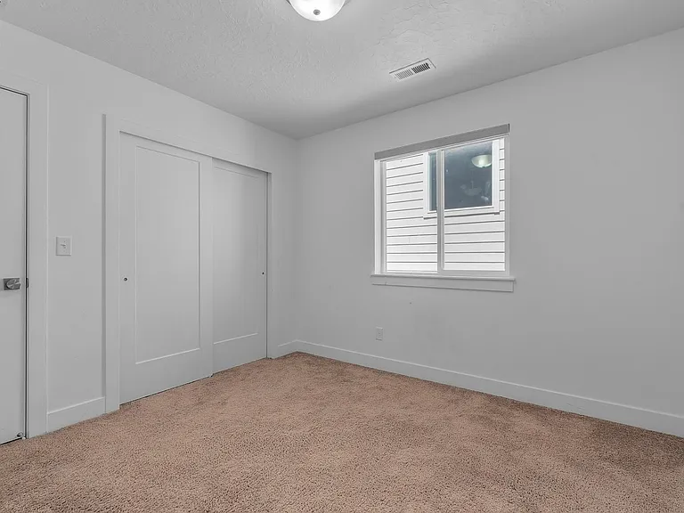 2156 N Wallflower Dr — Photo 25
