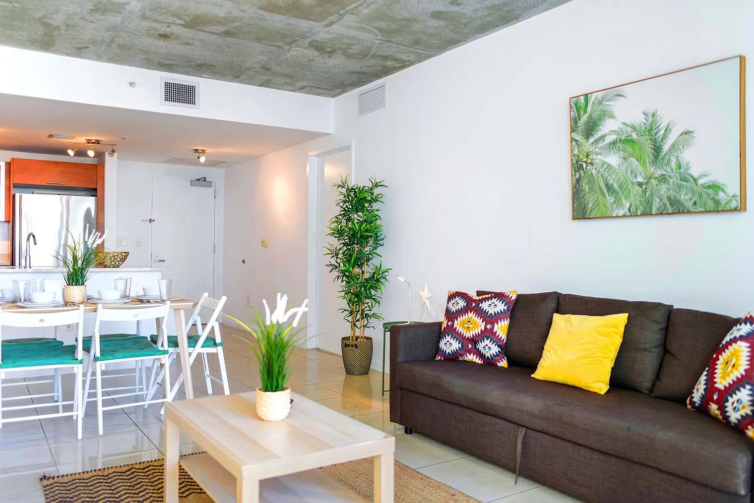 2 bed, 2.0 bath, 1011 sqft, $4,266 — Photo 2