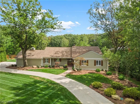 27999 Belcourt Rd, Pepper Pike, OH 44124