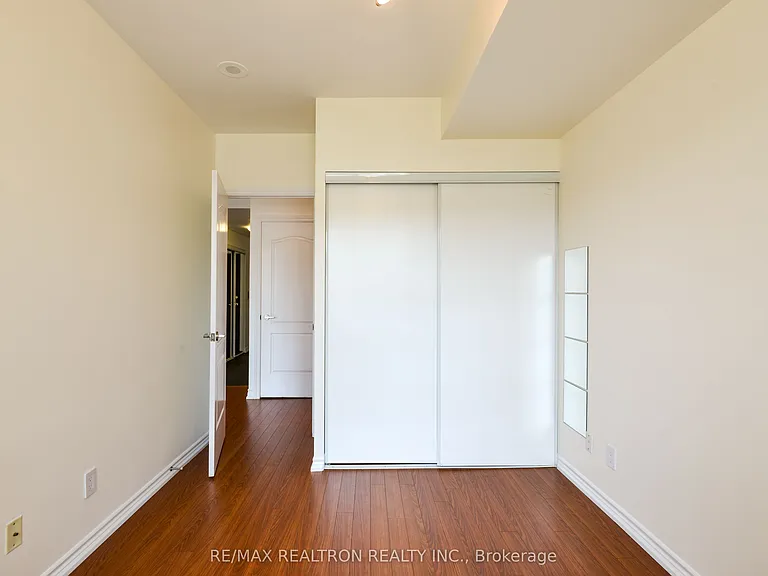 28 William Carson Cres #804 — Photo 20