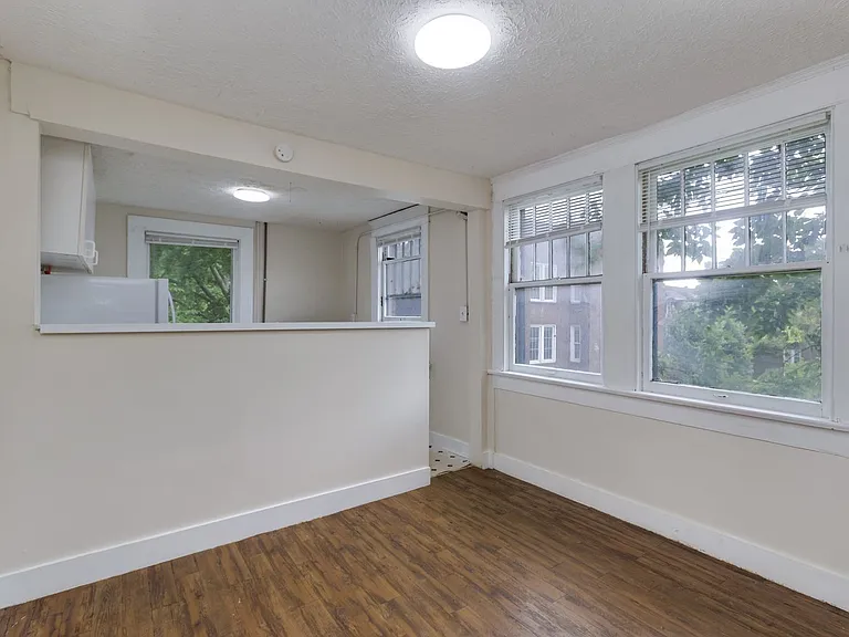Abh - 2111 A/B/C/D Belmont — Photo 16