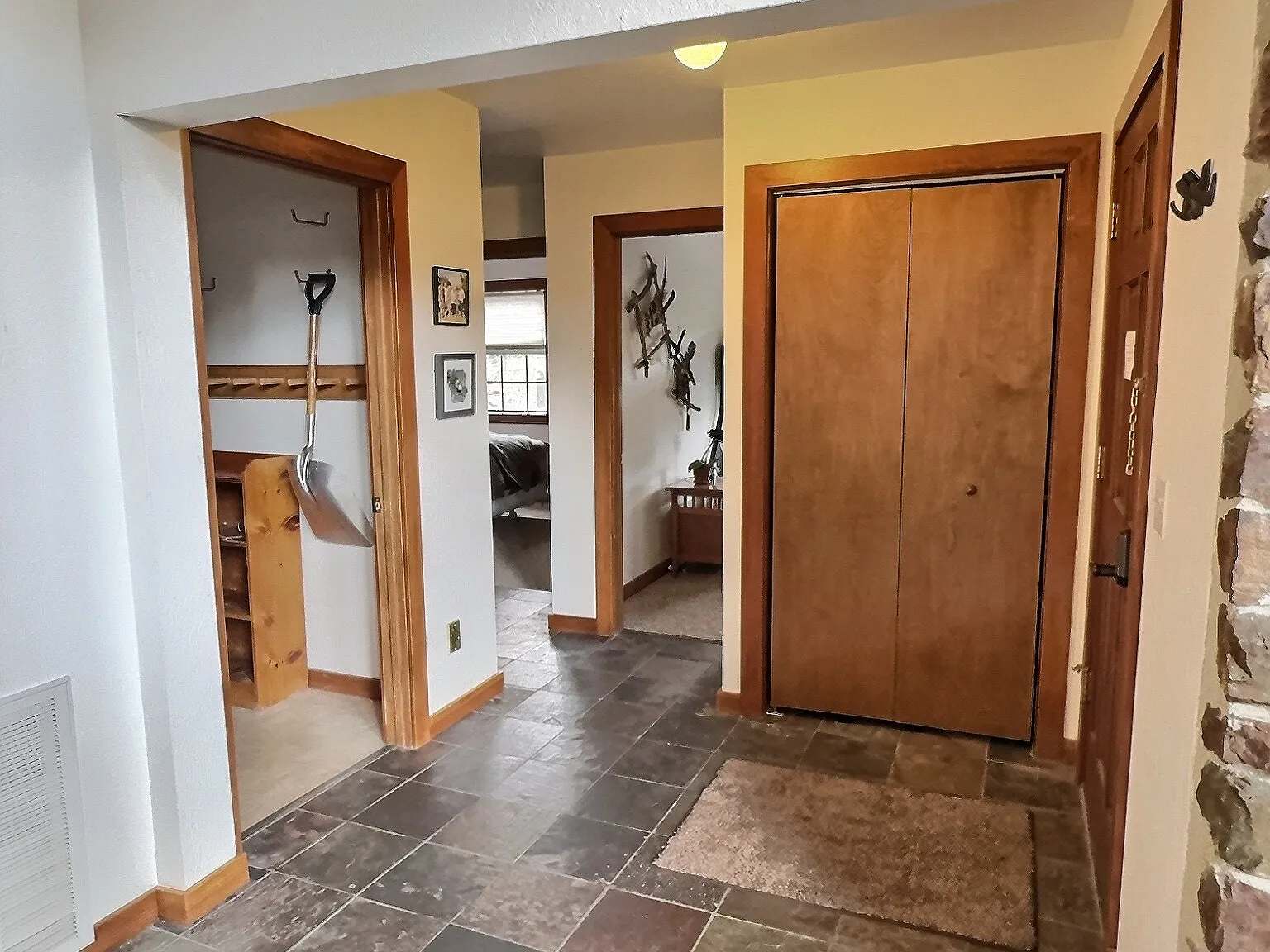 3 bed, 1639 sqft, $3,750 — Photo 2