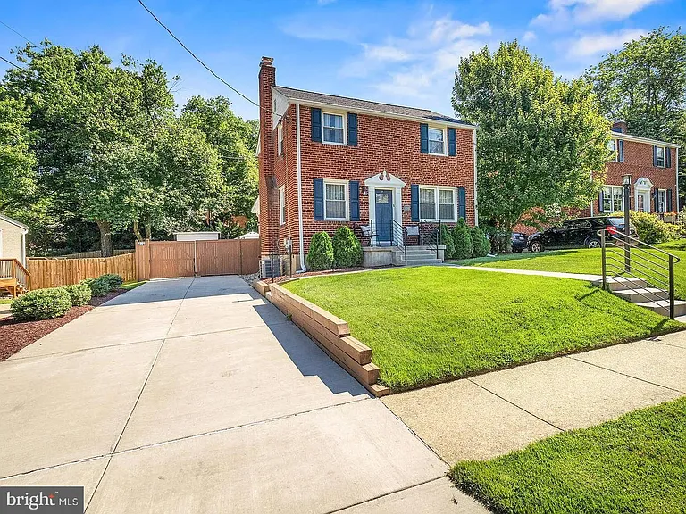 2605 Arcola Ave — Photo 3