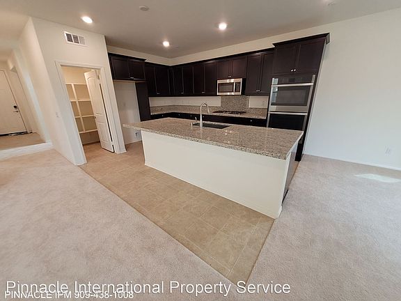 2nd image of 2956 E La Avenida Dr